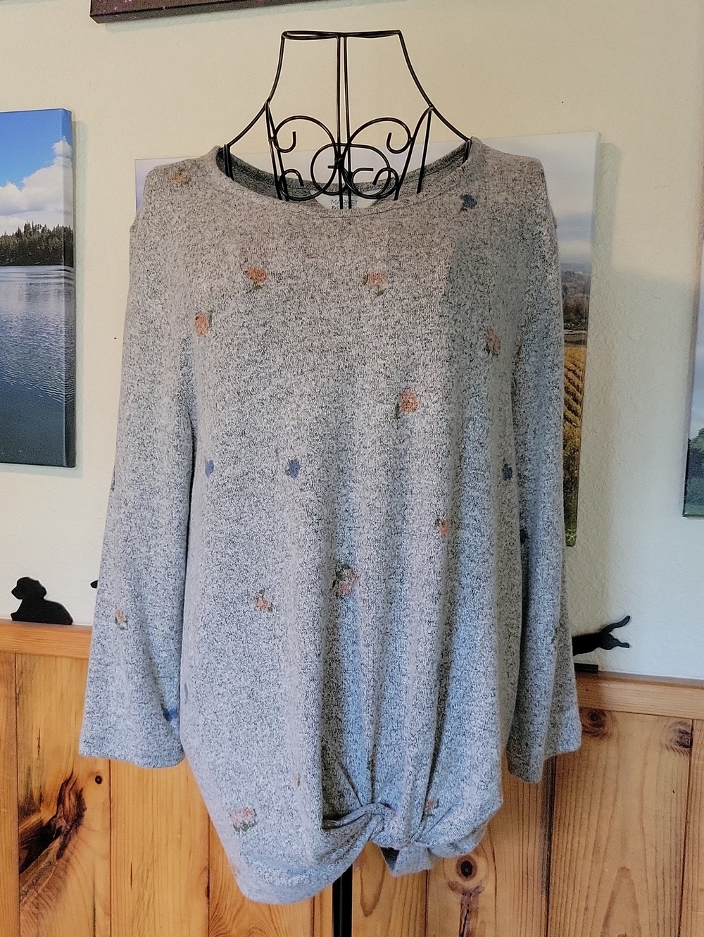 Market & Spruce Heather Gray Crewneck Sweater with Subtle Floral Dots